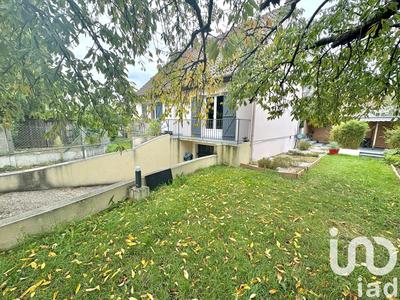 Maison - 137 m² - 8 pièces