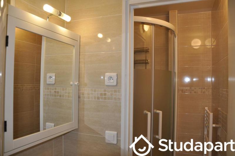 Chambre - 9 m² - 1 pièce