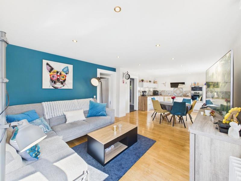 Maison - 202 m² - 5 pièces