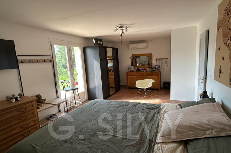 Maison - 206 m² - 8 pièces