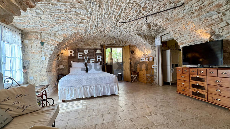 Mas - 220 m² - 8 pièces