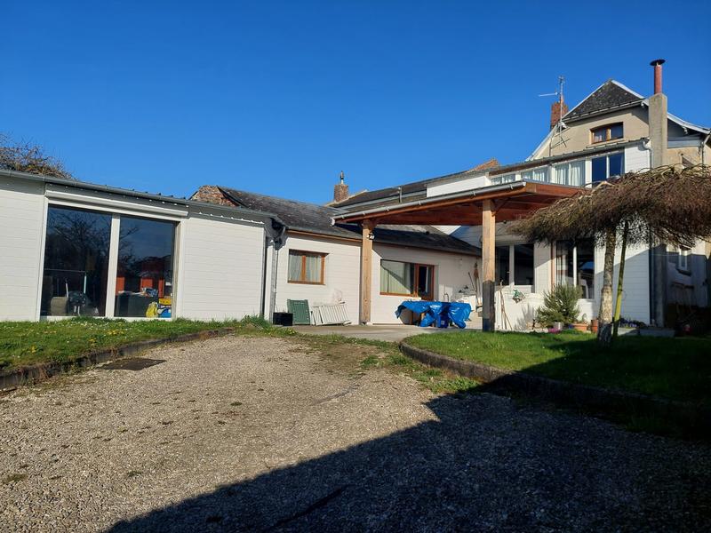 Maison - 220 m² - 6 pièces