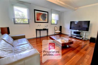 Maison - 202 m² - 6 pièces