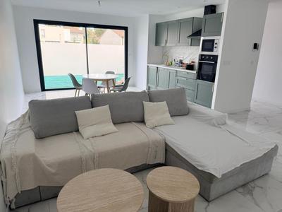 Villa - 90 m² - 4 pièces