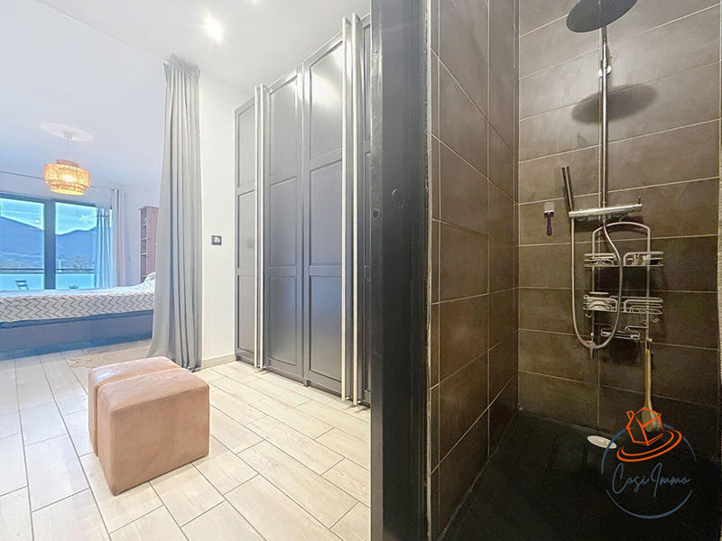 Maison - 170 m² - 6 pièces