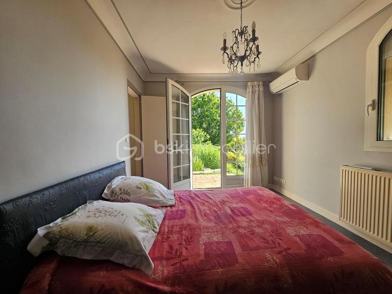 Maison traditionnelle - 184 m² - 6 pièces