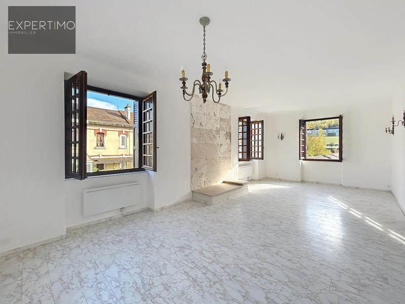 Maison - 102 m² - 5 pièces