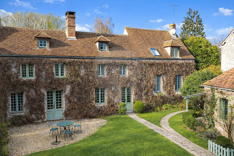 Propriété - 225 m² - 6 pièces