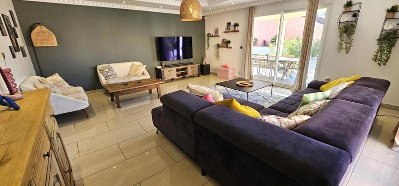 Villa - 259 m² - 8 pièces