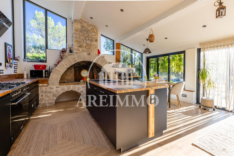 Maison - 228 m² - 11 pièces