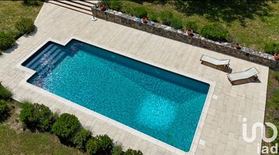 Maison - 200 m² - 7 pièces