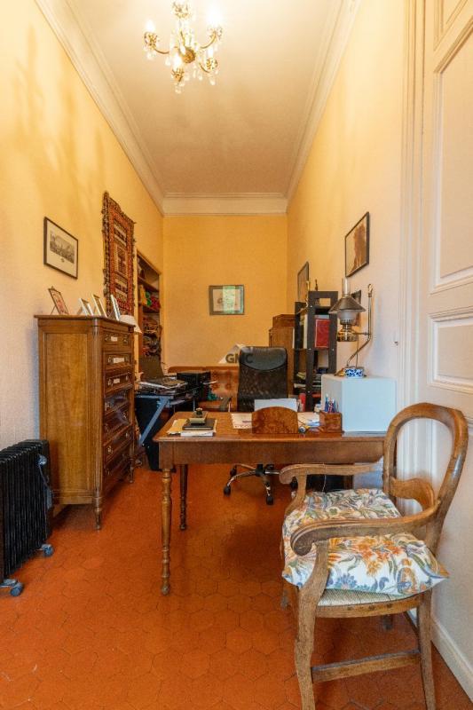 Appartement - 270 m² - 6 pièces