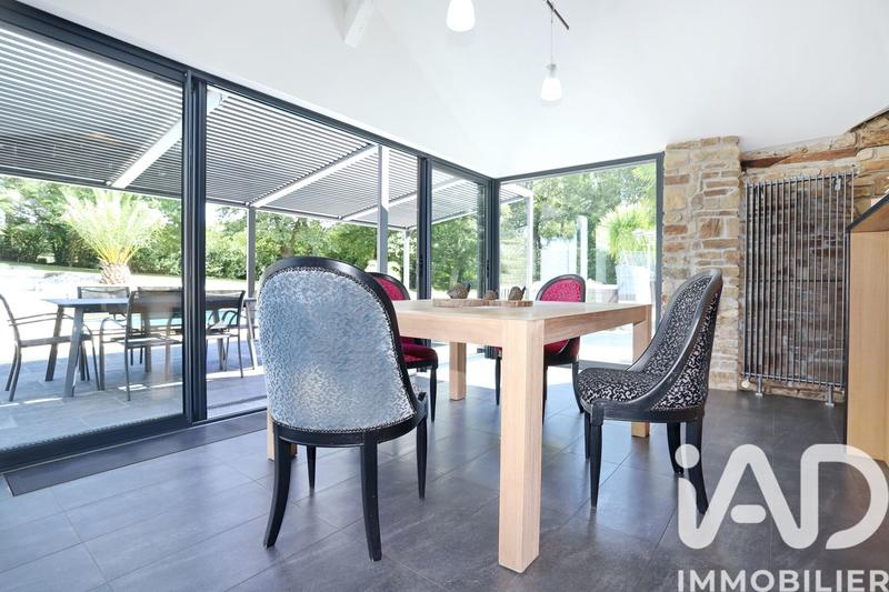 Maison - 218 m² - 8 pièces
