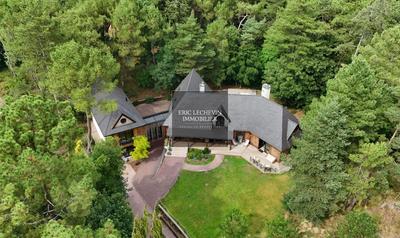 Maison - 370 m² - 16 pièces