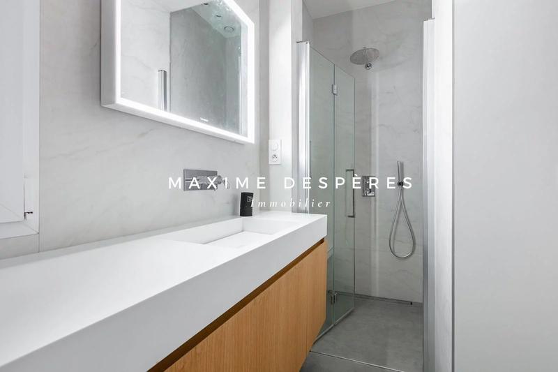 Appartement - 216 m² - 8 pièces