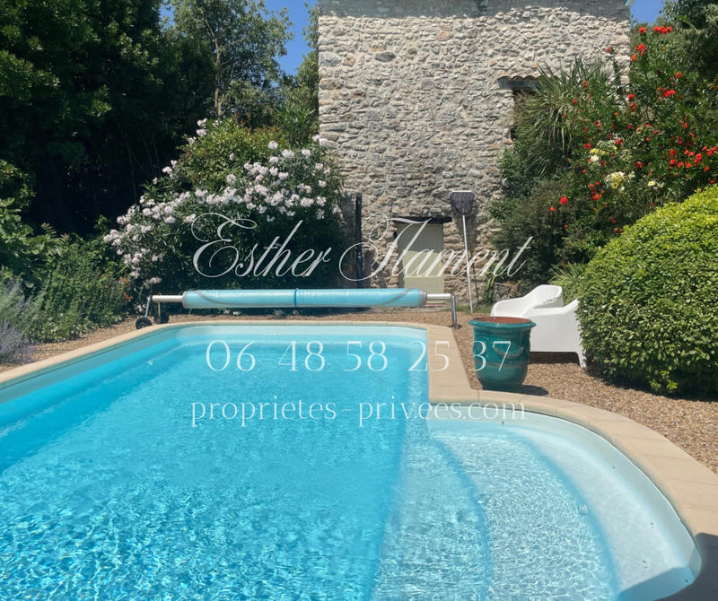 Demeure - 268 m² - 10 pièces