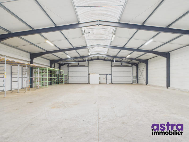 Local commercial - 1 243 m²