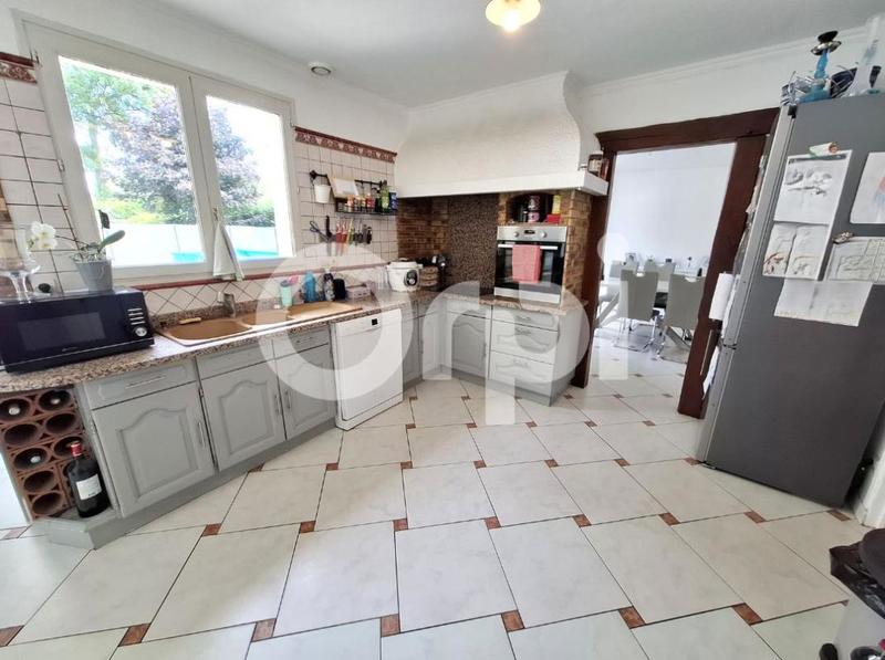 Maison - 137 m² - 6 pièces