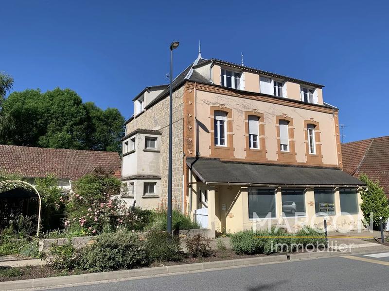 Maison - 417 m² - 14 pièces