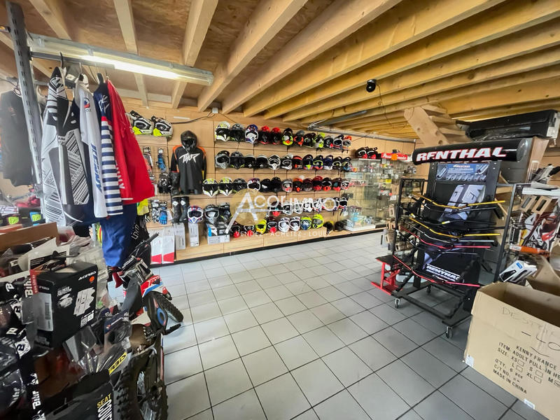 Fonds de commerce - Local commercial - 241 m²