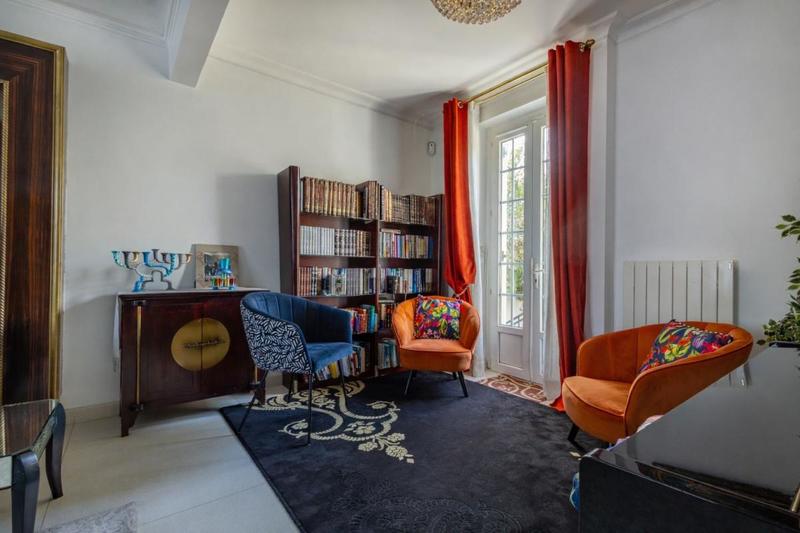 Maison - 263 m² - 8 pièces