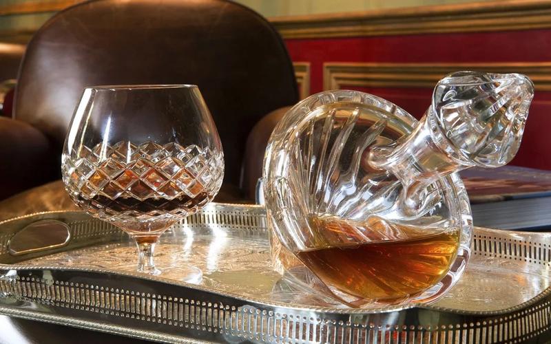 Château - 1 300 m² - 30 pièces