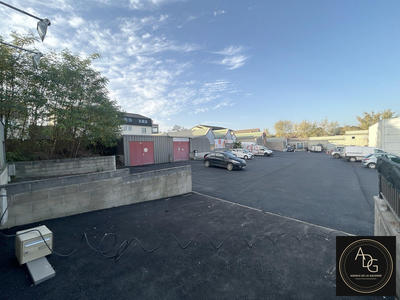 Local commercial - 120 m² - 3 pièces