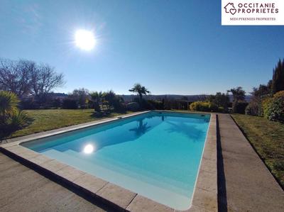 Maison ancienne - 530 m² - 12 pièces