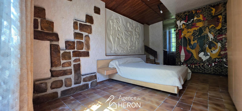 Maison - 201 m² - 7 pièces