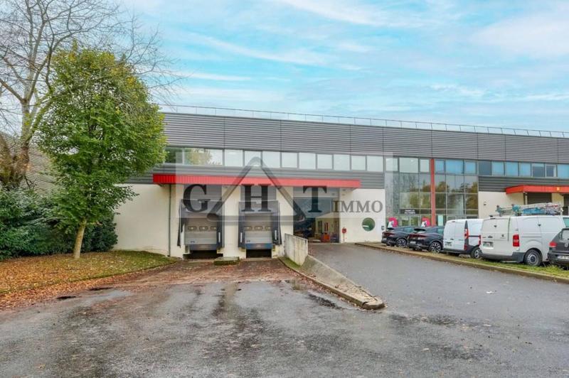 Entrepôt - 1 998 m²