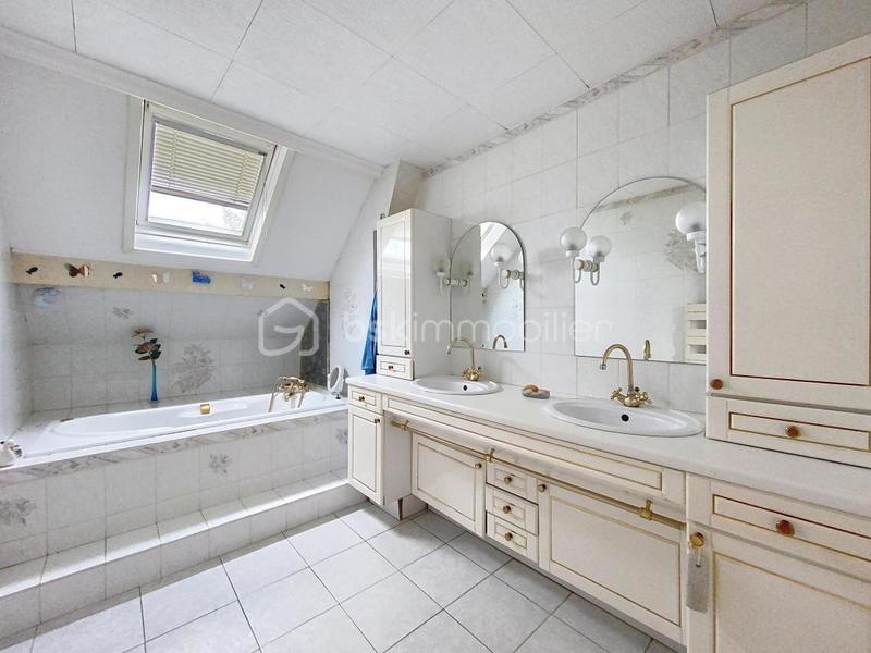 Maison traditionnelle - 112 m² - 5 pièces