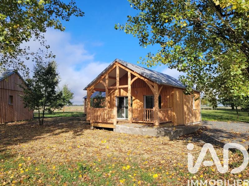 Maison - 561 m² - 35 pièces