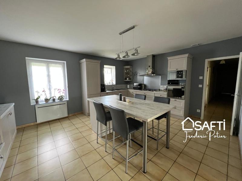 Maison - 275 m² - 9 pièces