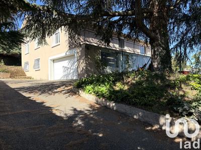 Maison - 199 m² - 8 pièces