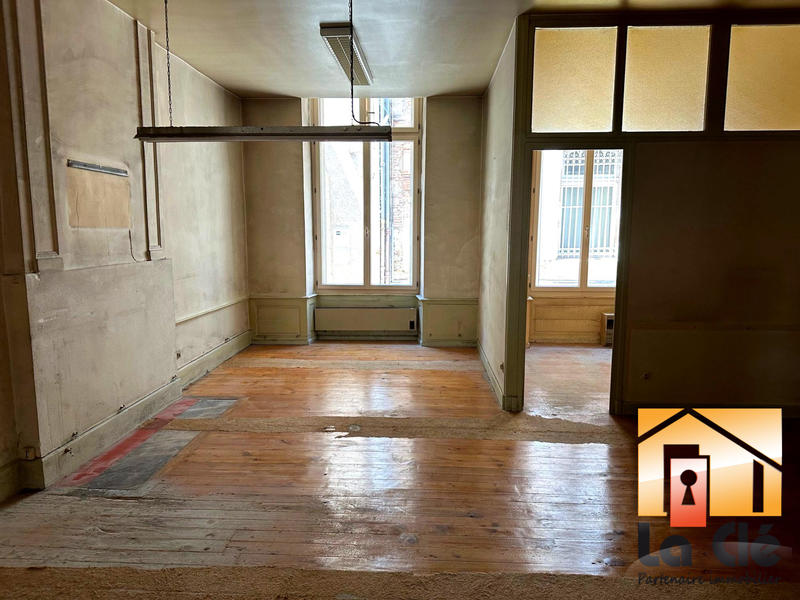 Maison - 410 m² - 10 pièces