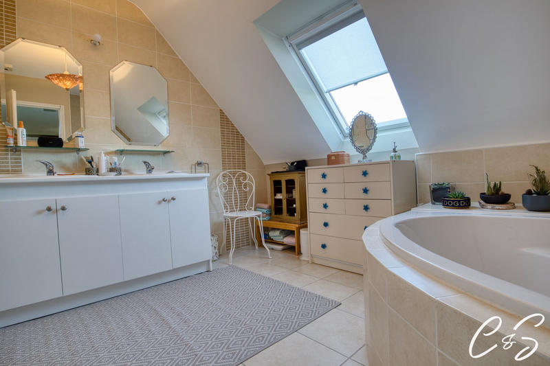 Maison - 131 m² - 6 pièces