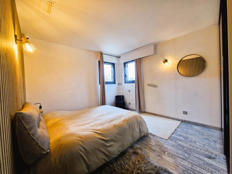 Villa - 222 m² - 7 pièces