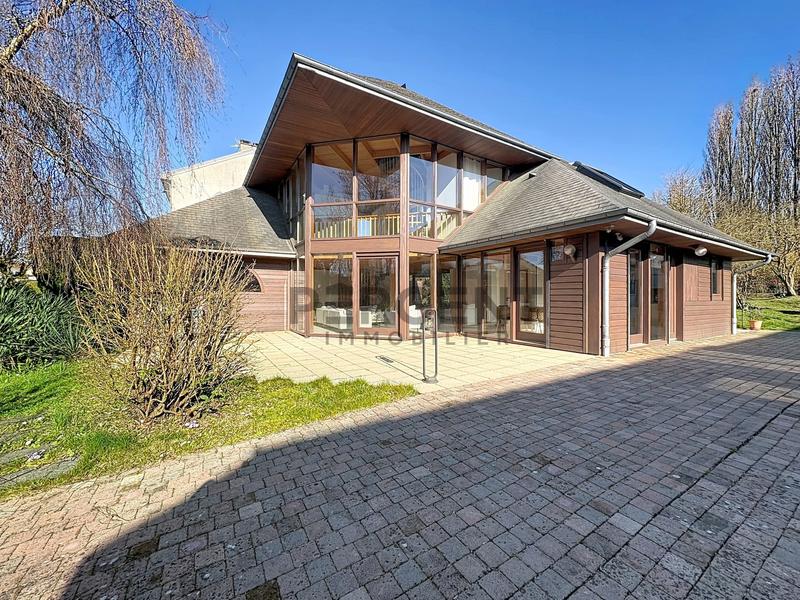 Maison contemporaine - 215 m² - 8 pièces