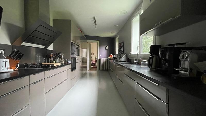 Maison de ville - 261 m² - 11 pièces