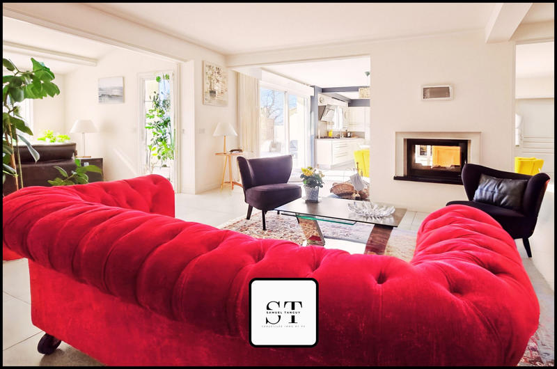 Maison - 207 m² - 6 pièces