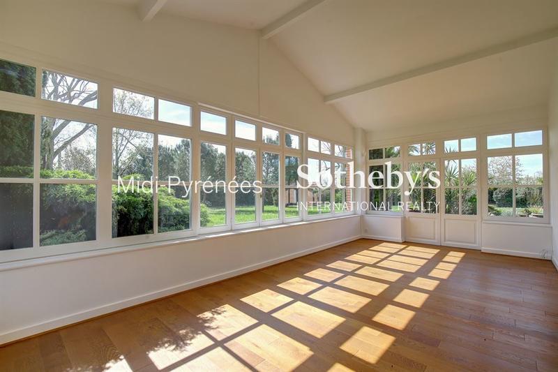 Maison - 300 m² - 10 pièces