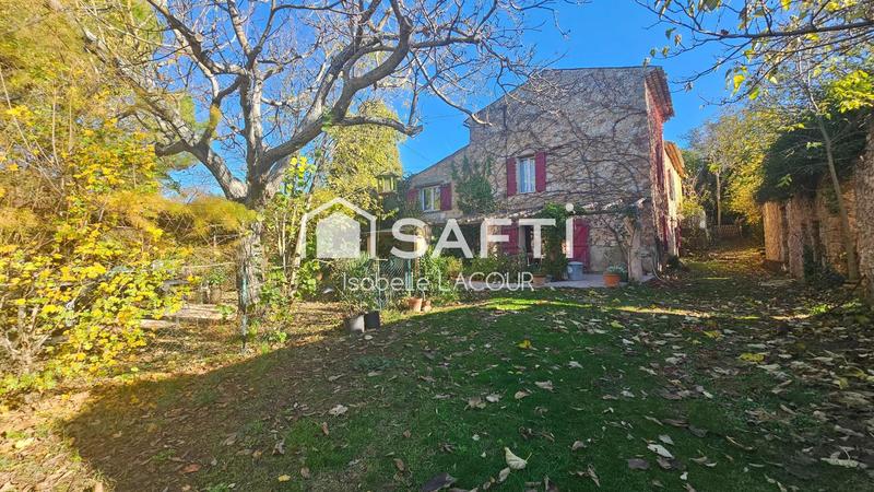 Maison - 284 m² - 9 pièces