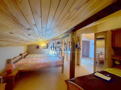 Maison - 210 m² - 6 pièces