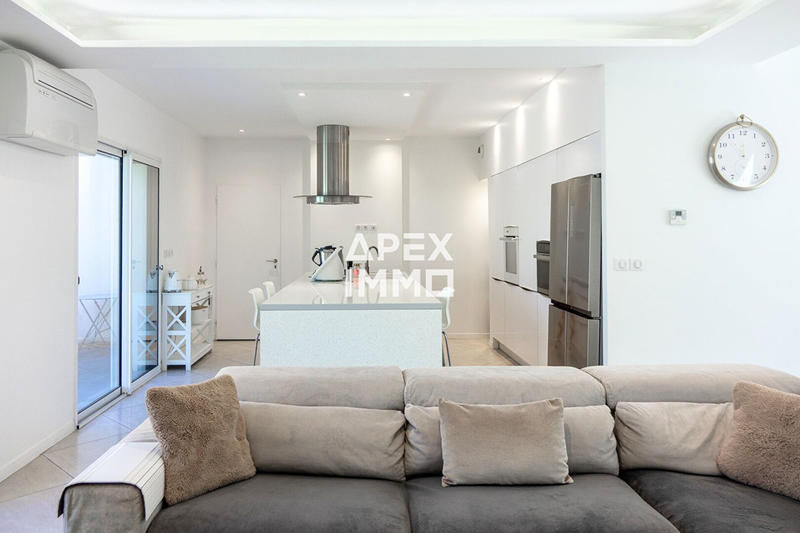 Maison - 200 m² - 6 pièces