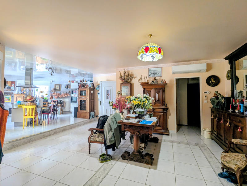 Maison - 227 m² - 5 pièces