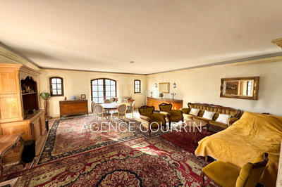 Villa - 200 m² - 5 pièces