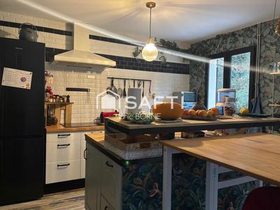 Maison - 137 m² - 6 pièces