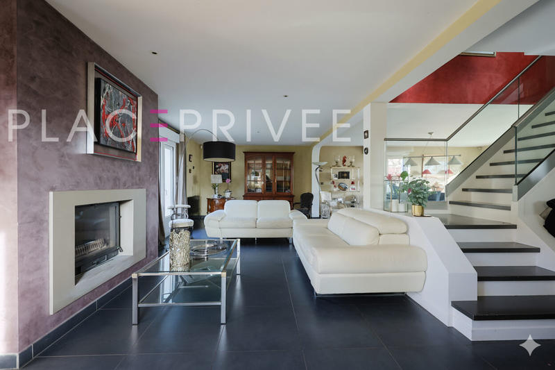 Maison - 295 m² - 7 pièces