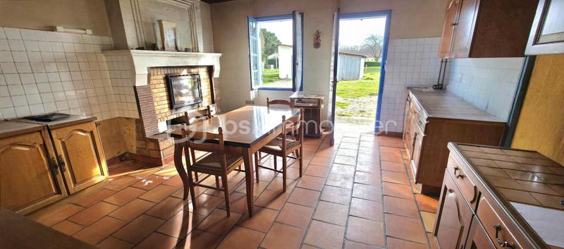 Maison - 210 m² - 4 pièces