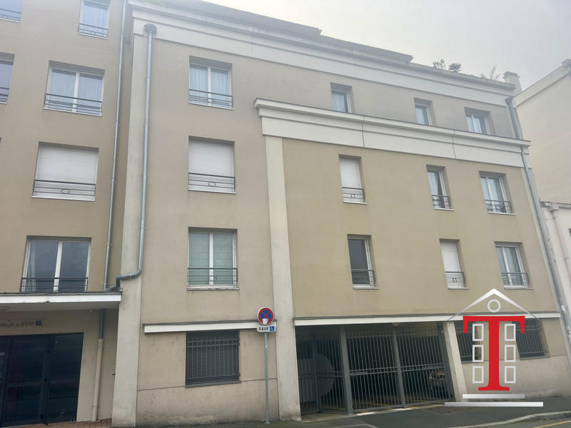 Parking / Garage - 10 m²